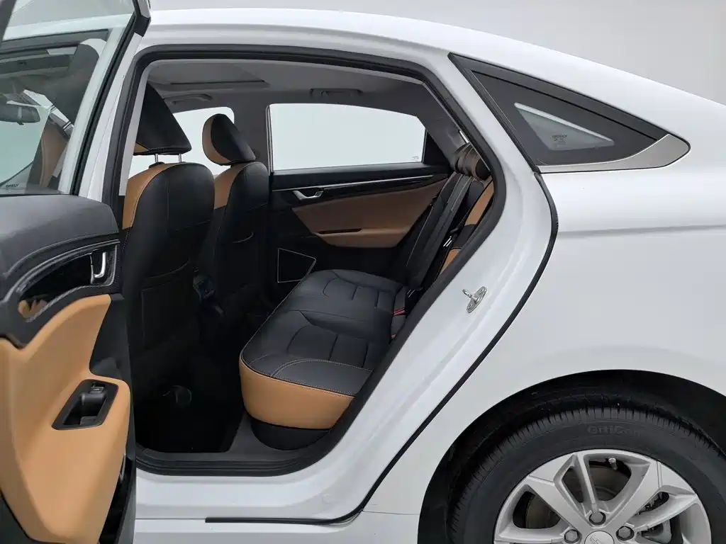 Geely Emgrand GL — миниатюра 15