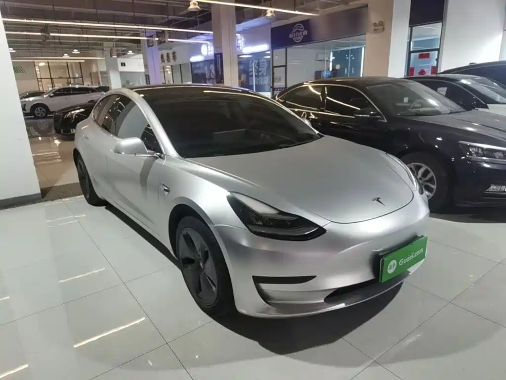 Tesla Model 3 — миниатюра 4