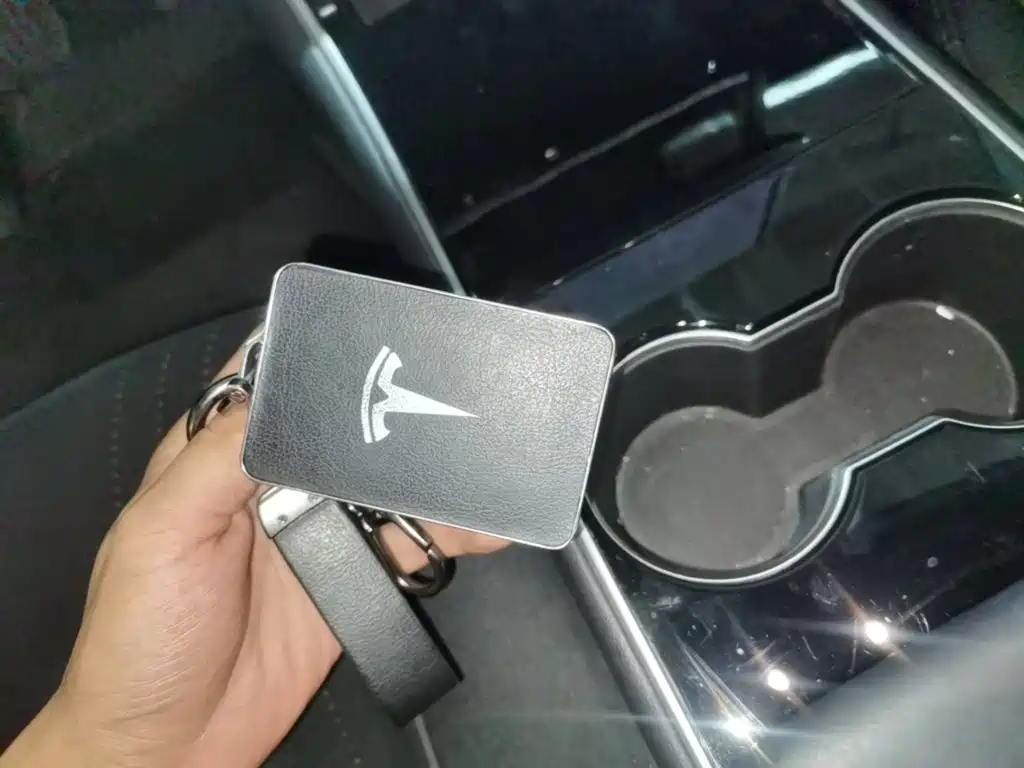 Tesla Model 3 — миниатюра 9