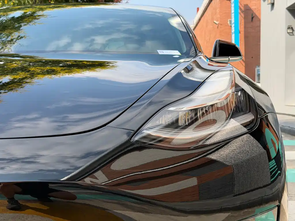 Tesla Model 3 — миниатюра 13