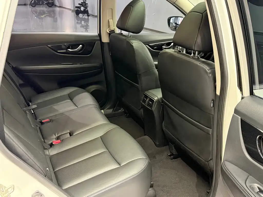 Nissan X-Trail — миниатюра 18
