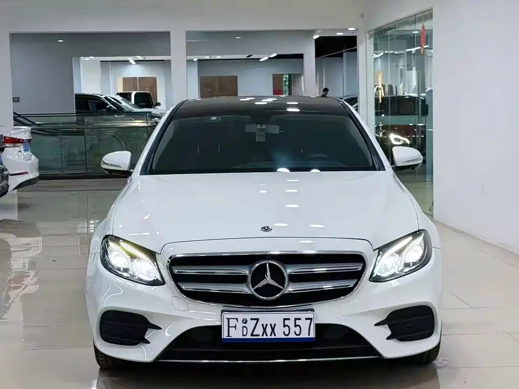Mercedes-Benz E-Class — миниатюра 2