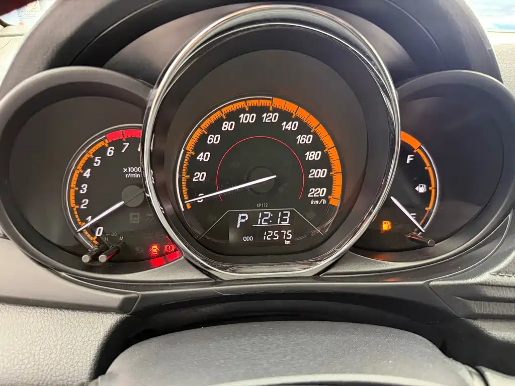 Toyota Yaris L — миниатюра 10
