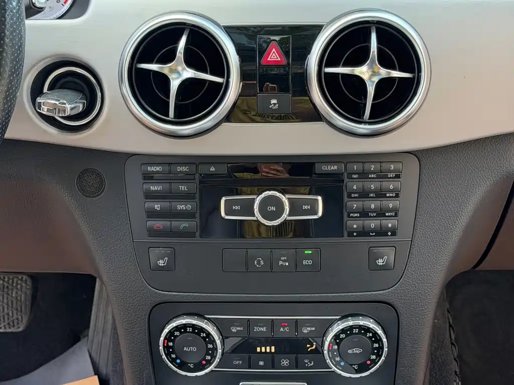 Mercedes-Benz GLK-Class — миниатюра 10