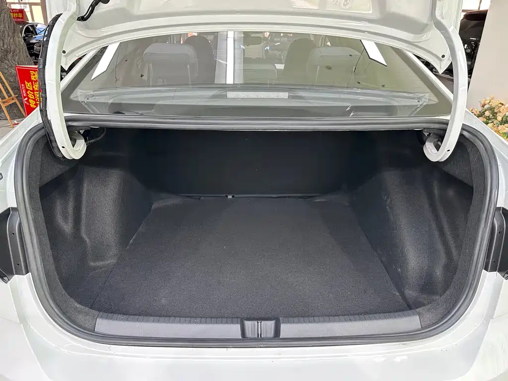 Volkswagen Lavida — миниатюра 16