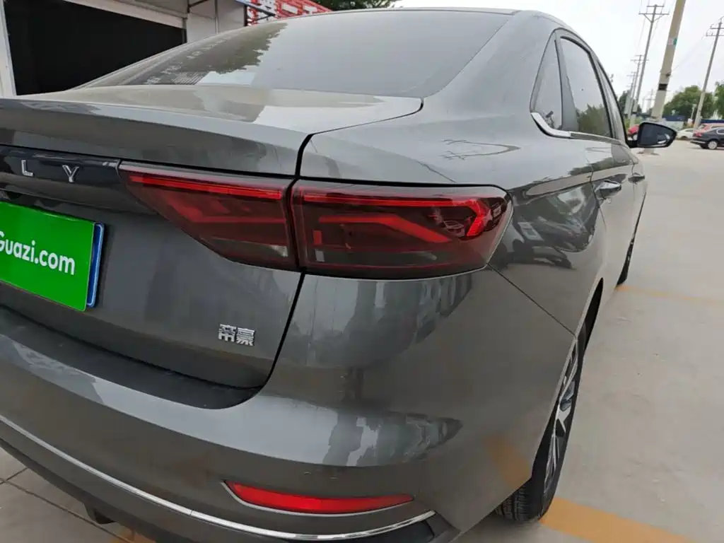 Geely Emgrand — миниатюра 8