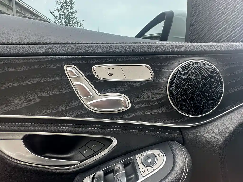 Mercedes-Benz C-Class — миниатюра 9