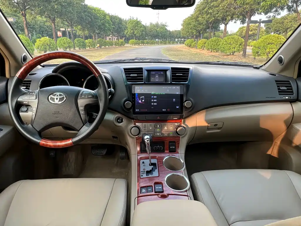 Toyota Highlander (Import) — миниатюра 14