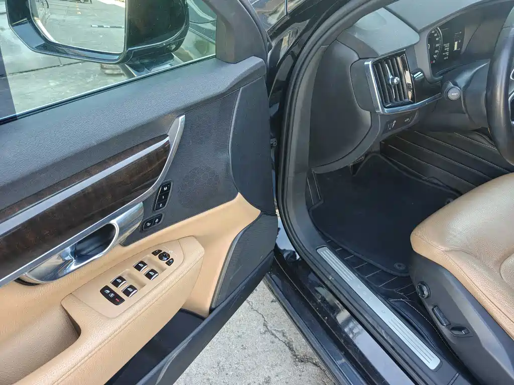 Volvo S90 — миниатюра 9