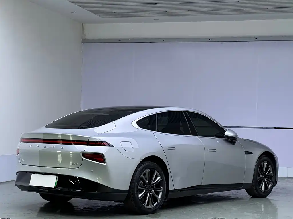 XPeng P7 — миниатюра 6