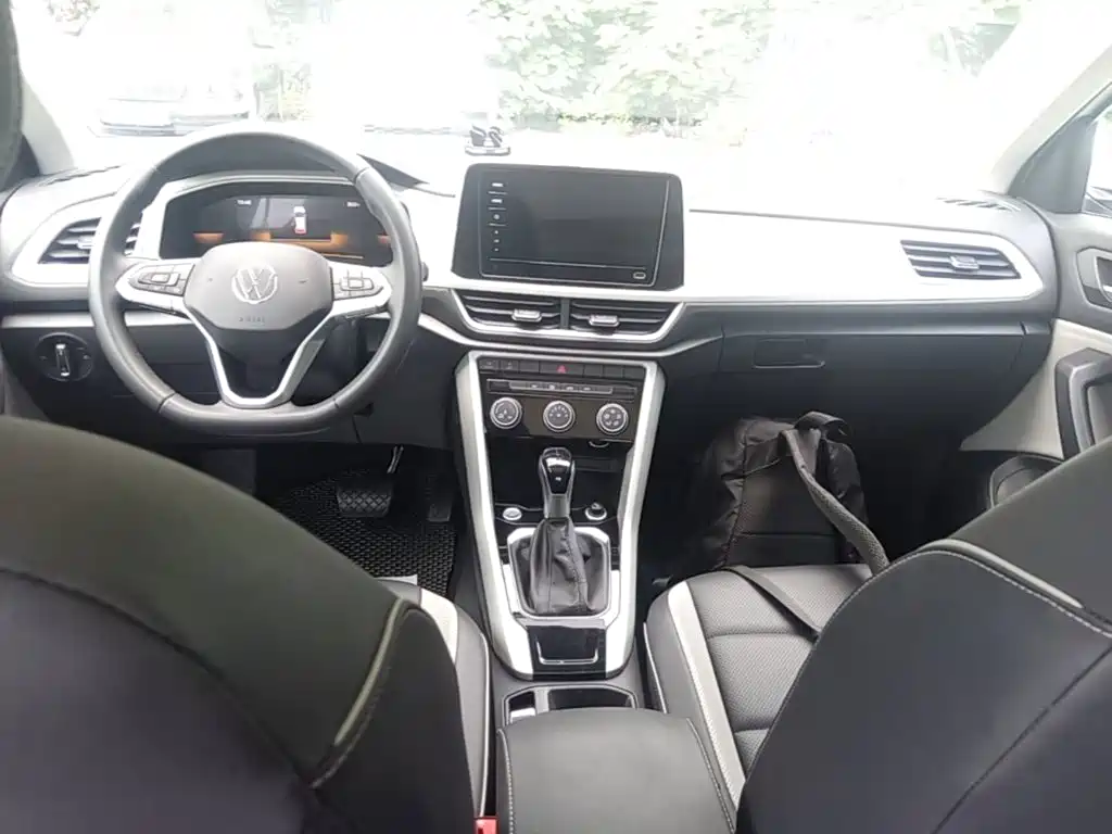 Volkswagen T-Roc — миниатюра 10