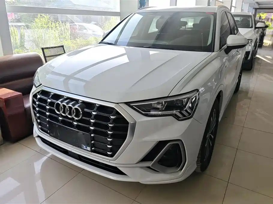 Купить Audi Q3