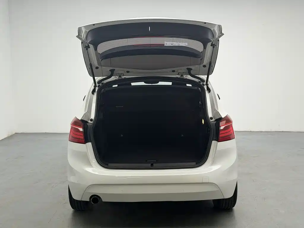 BMW 2 Series Active Tourer — миниатюра 16