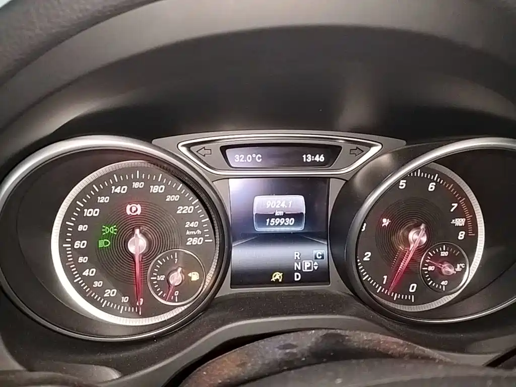 Mercedes-Benz GLA — миниатюра 12