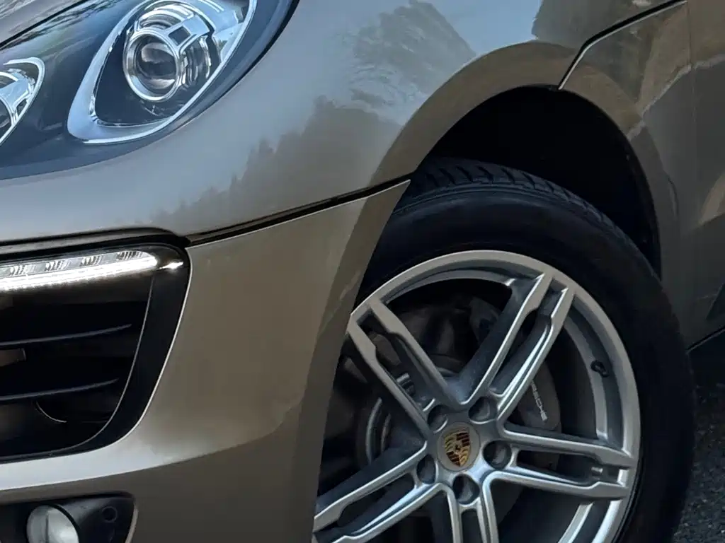 Porsche Macan — миниатюра 14