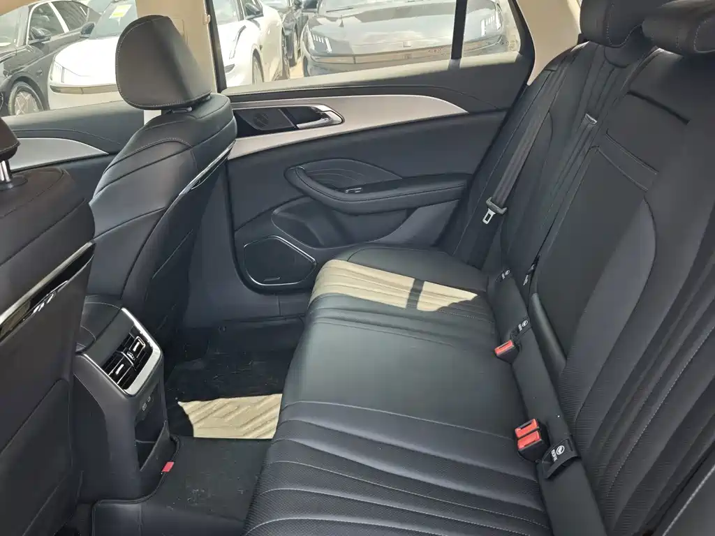 Hongqi Hongqi H5 — миниатюра 5