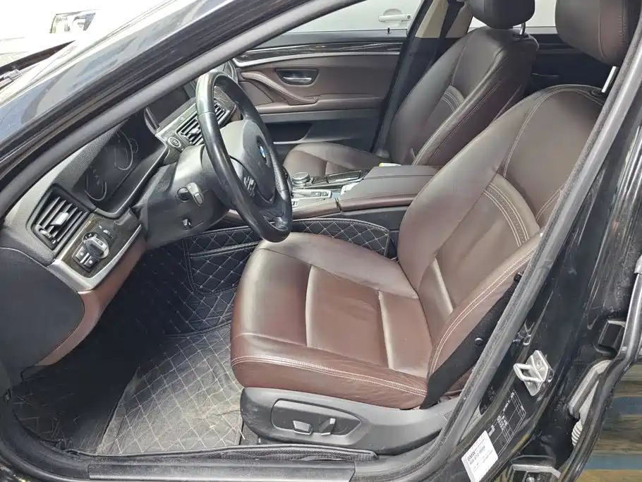 BMW 5 Series — миниатюра 9