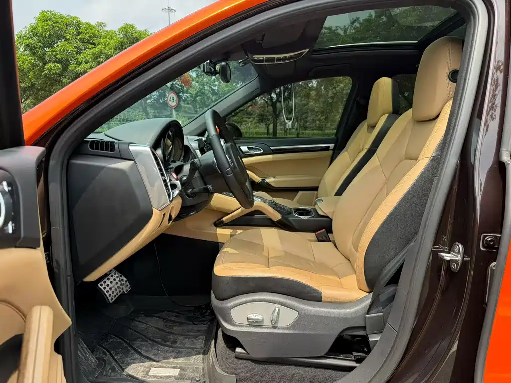 Porsche Cayenne — миниатюра 5