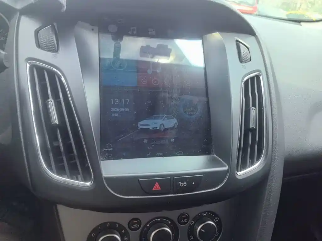 Ford Focus — миниатюра 13