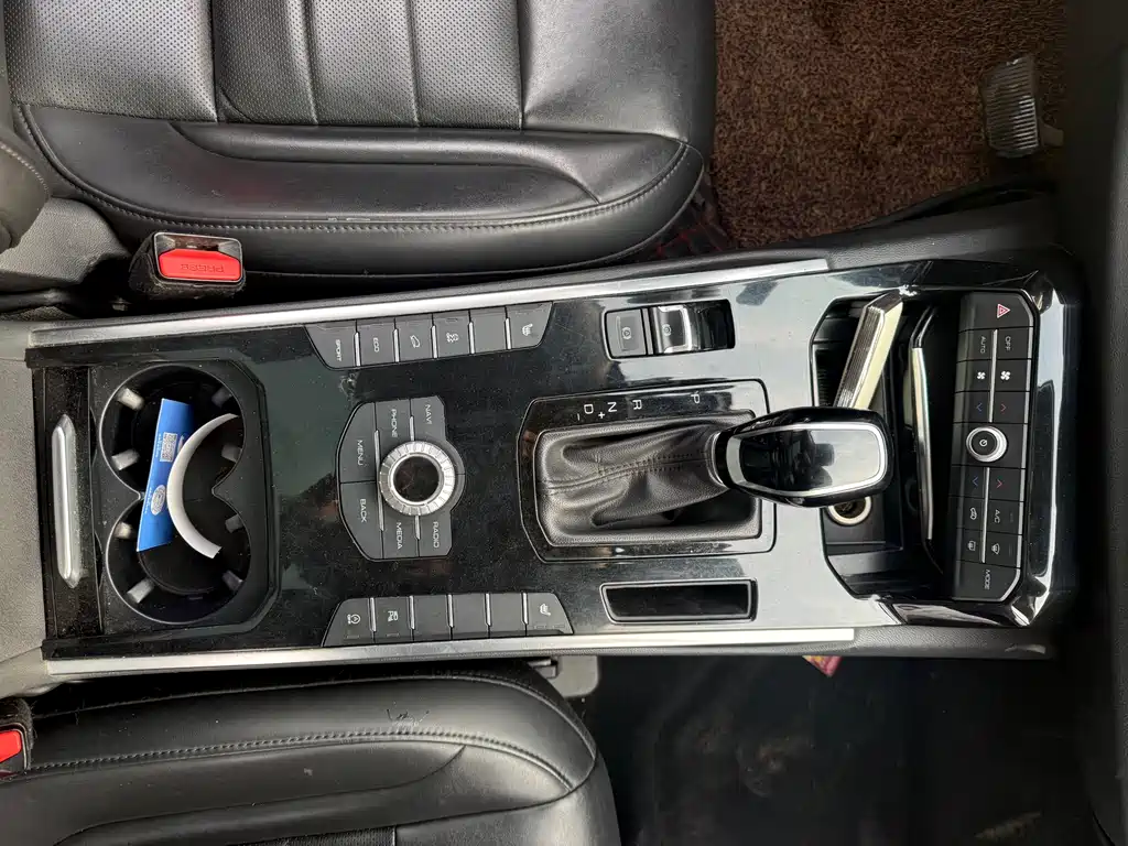 WEI PAI WEI BRAND VV7