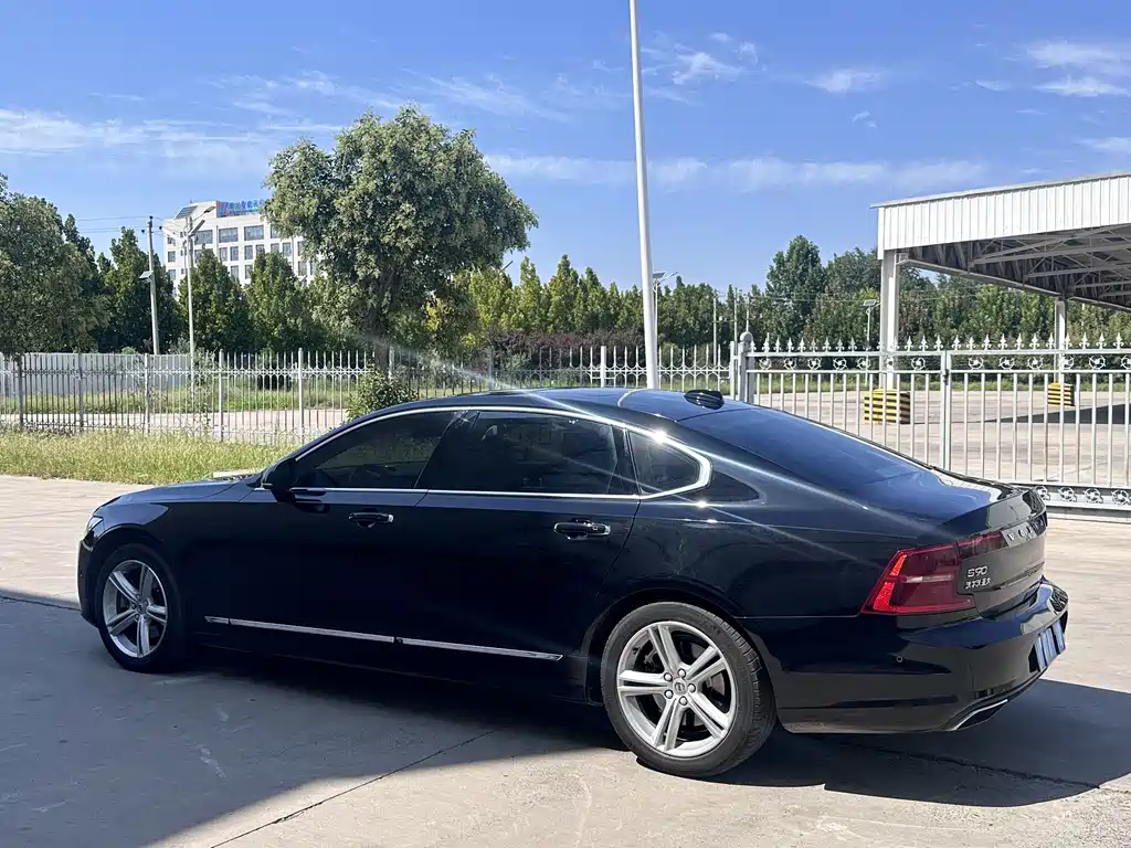 Volvo S90 — миниатюра 4