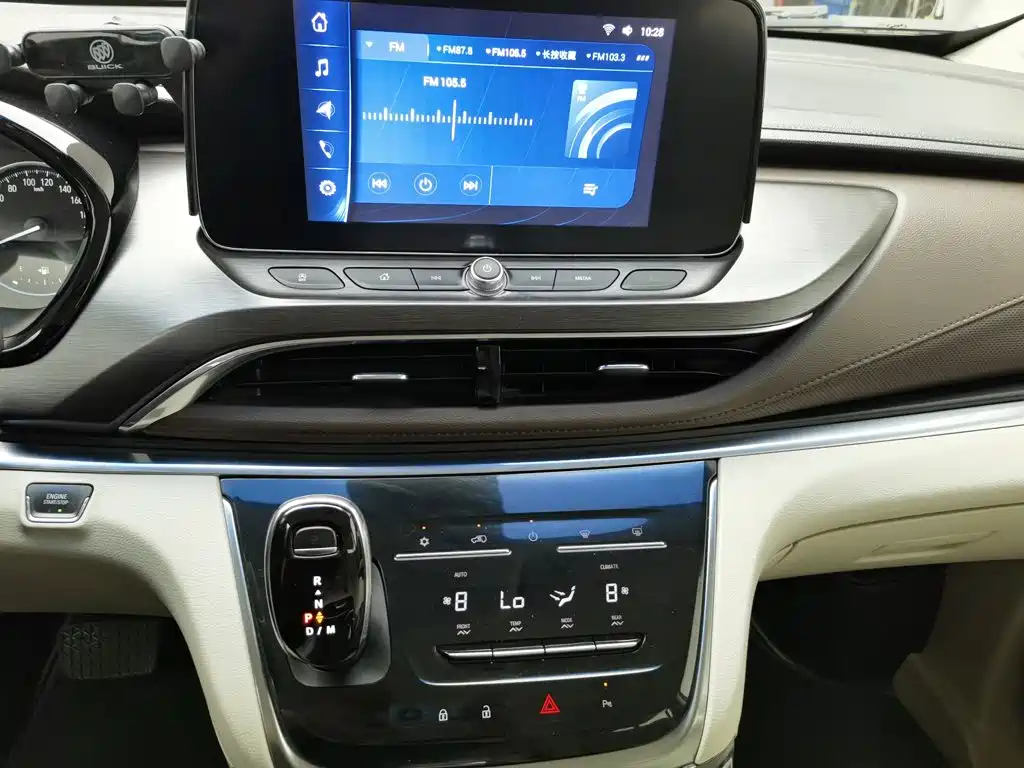 Buick GL8 — миниатюра 12