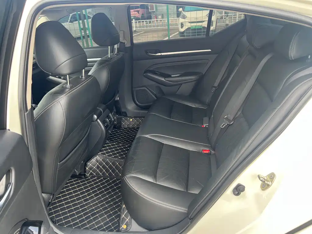 Nissan Teana — миниатюра 6
