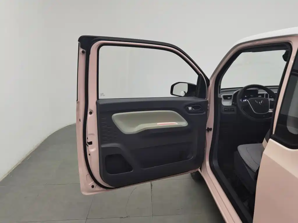 Wuling MINIEV — миниатюра 8