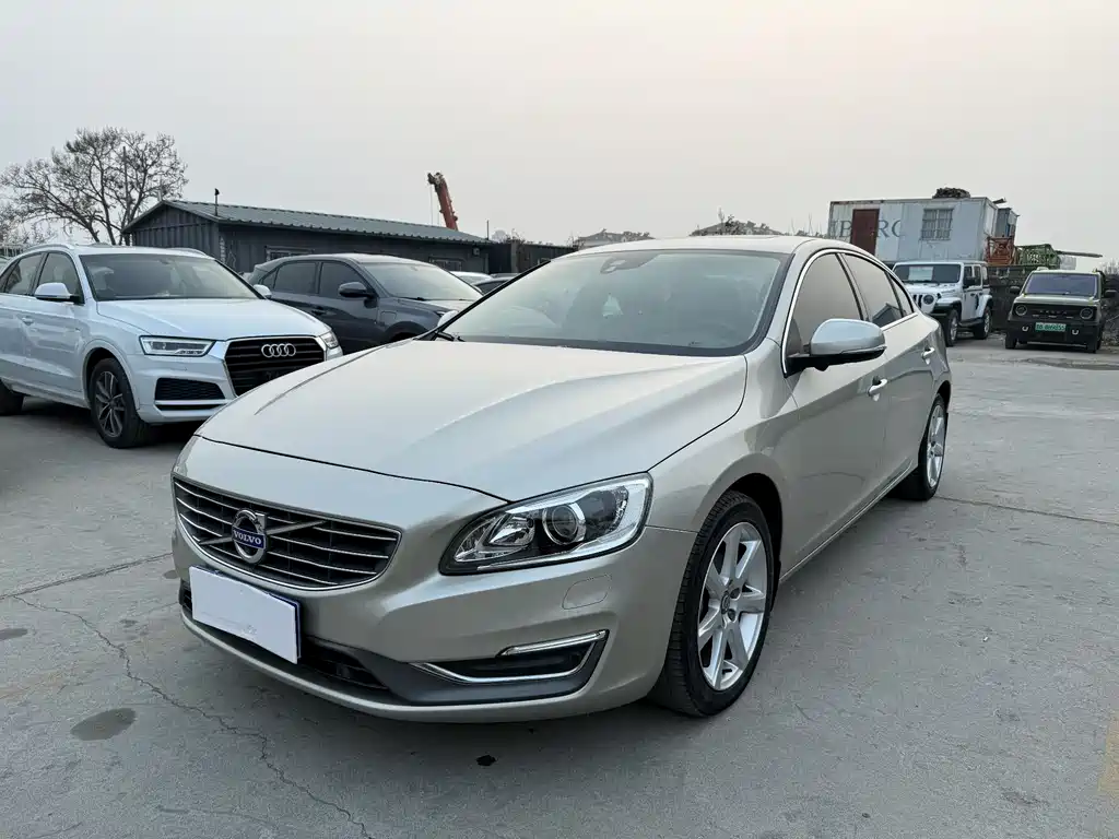 VOLVO S60