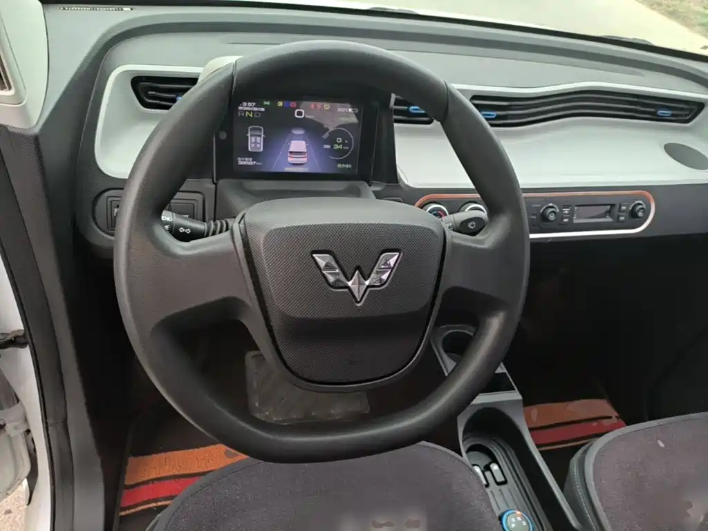Wuling MINIEV — миниатюра 11