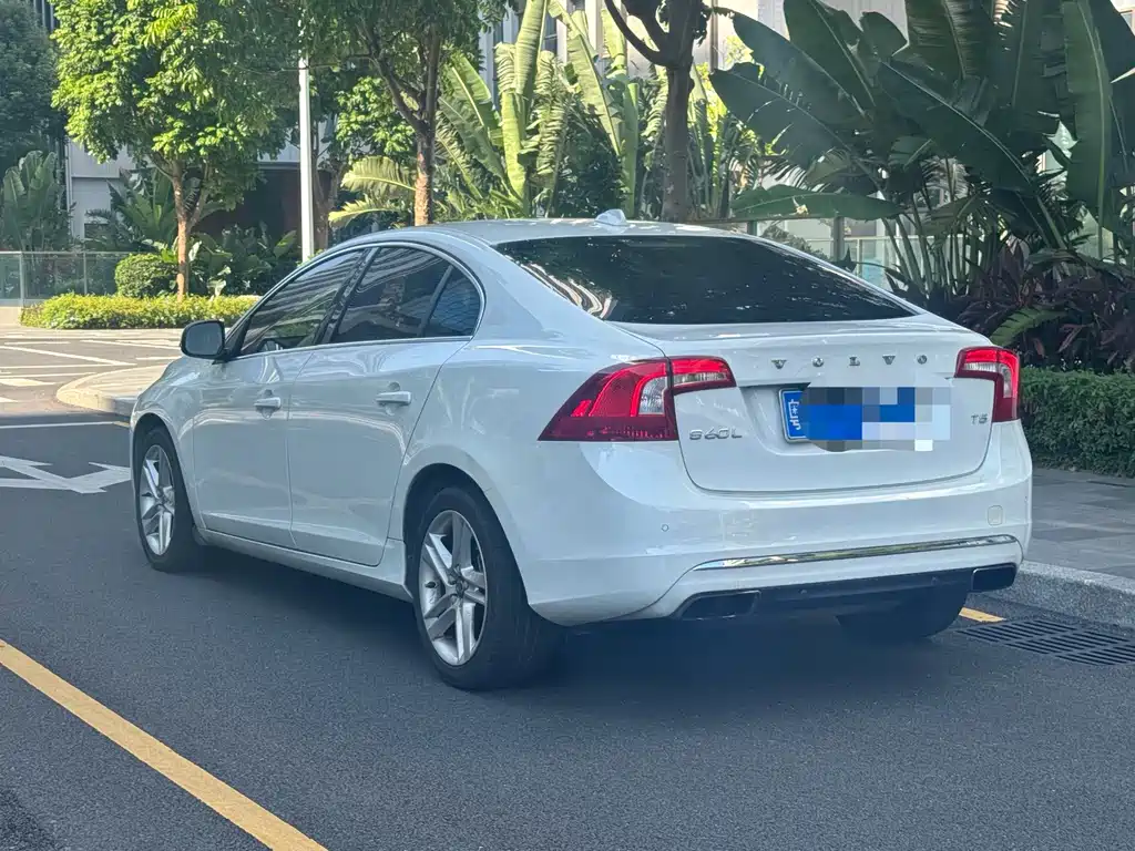 Volvo S60 — миниатюра 9