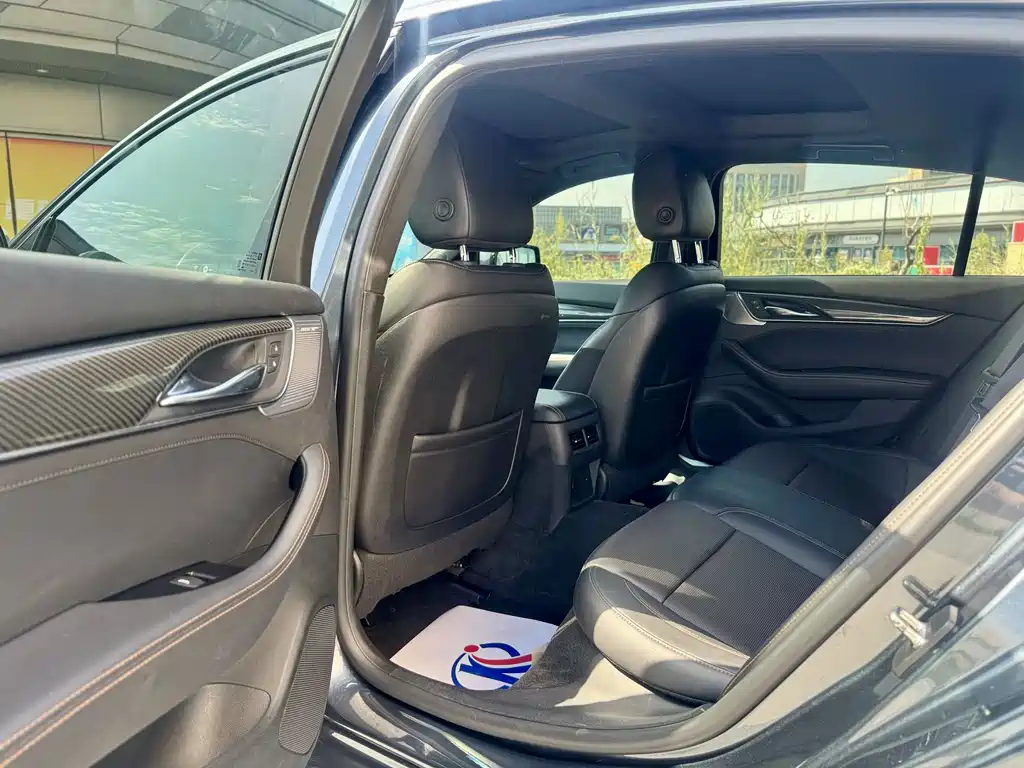 Cadillac CT5 — миниатюра 7