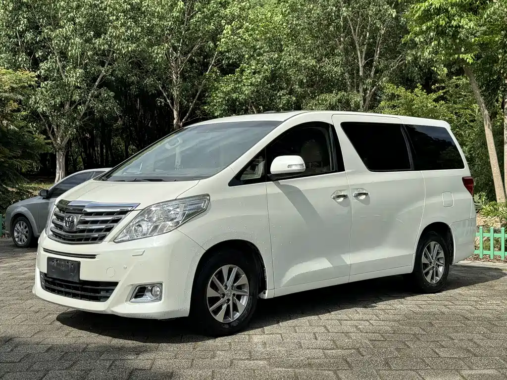 Купить Toyota Alphard