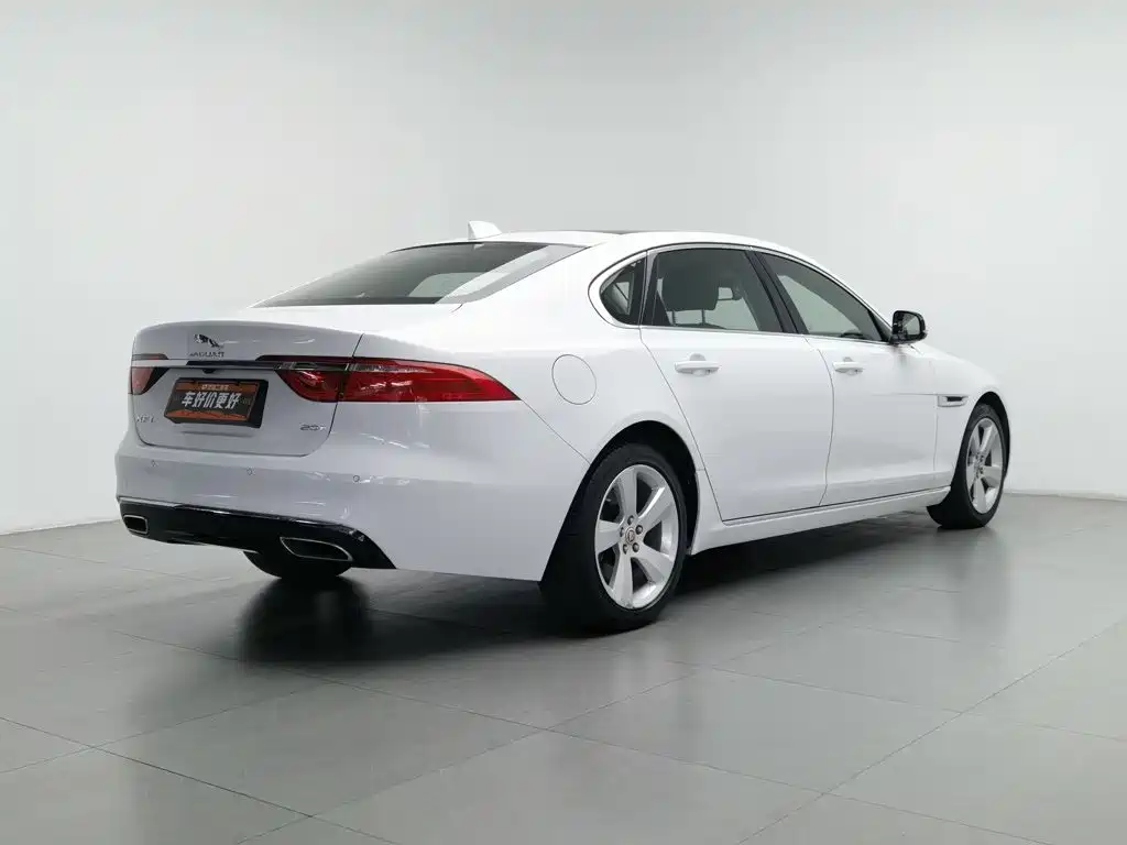Jaguar XFL — миниатюра 2