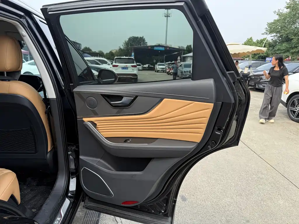 Hongqi Hongqi HS5 — миниатюра 7