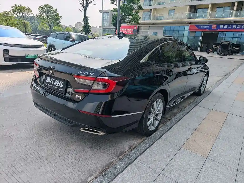 Honda Accord — миниатюра 8