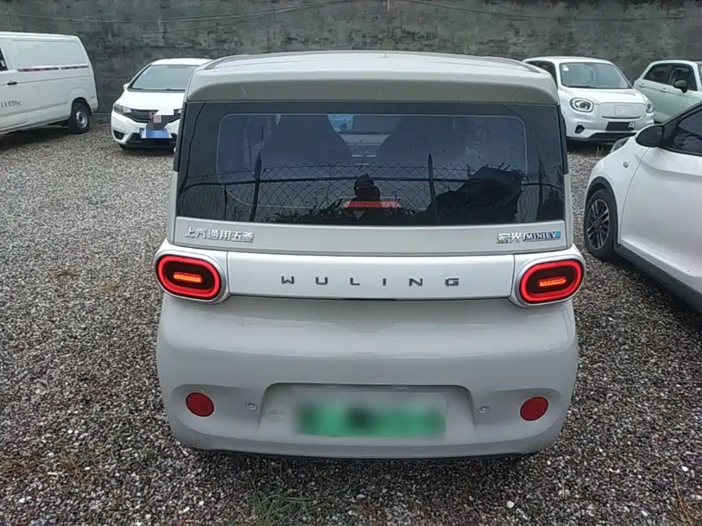 Wuling MINIEV — миниатюра 6