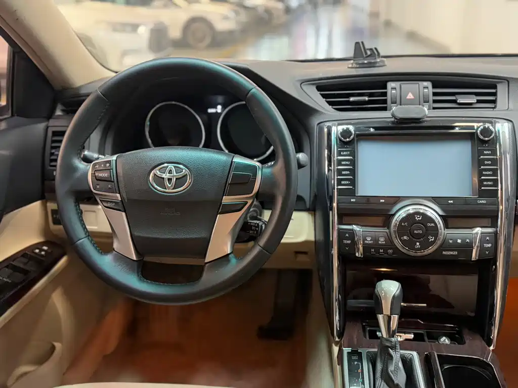 Toyota Reiz 2012 2.5V