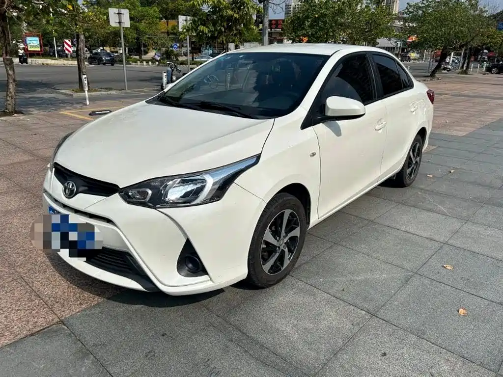 Toyota Yaris L