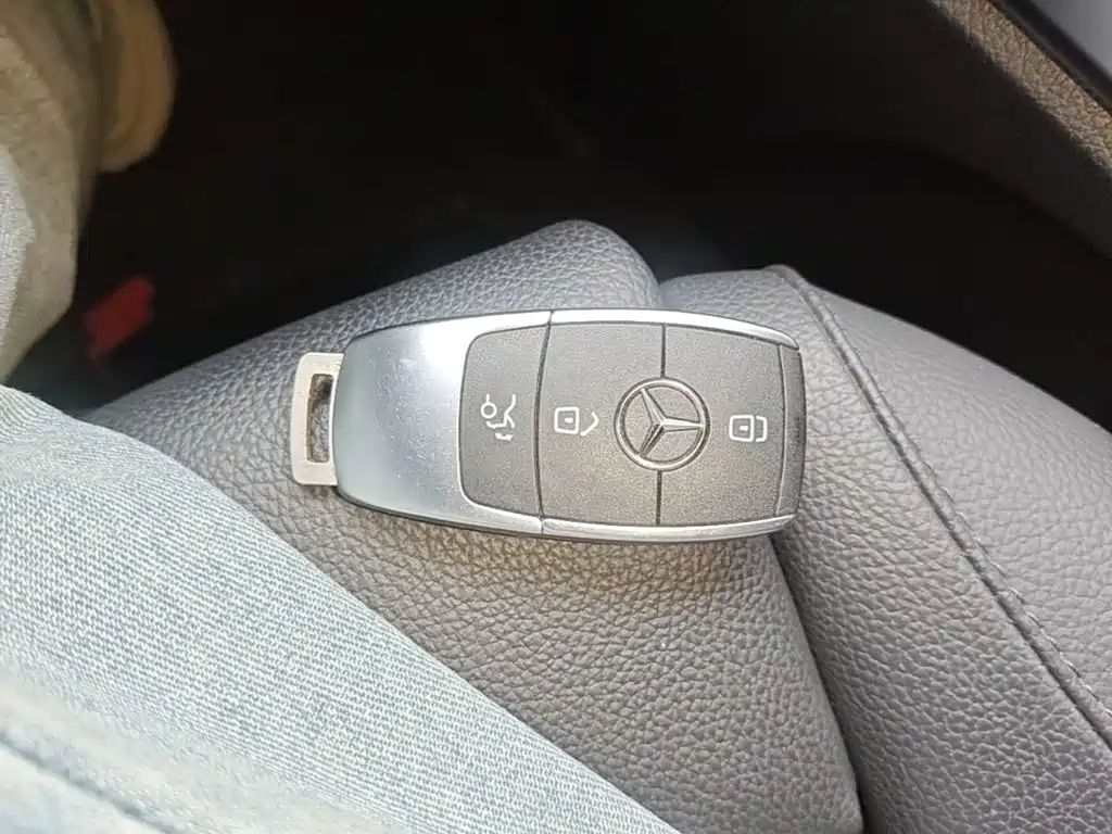 Mercedes-Benz GLB — миниатюра 9