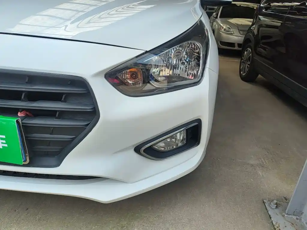 Hyundai Verna - фото 24