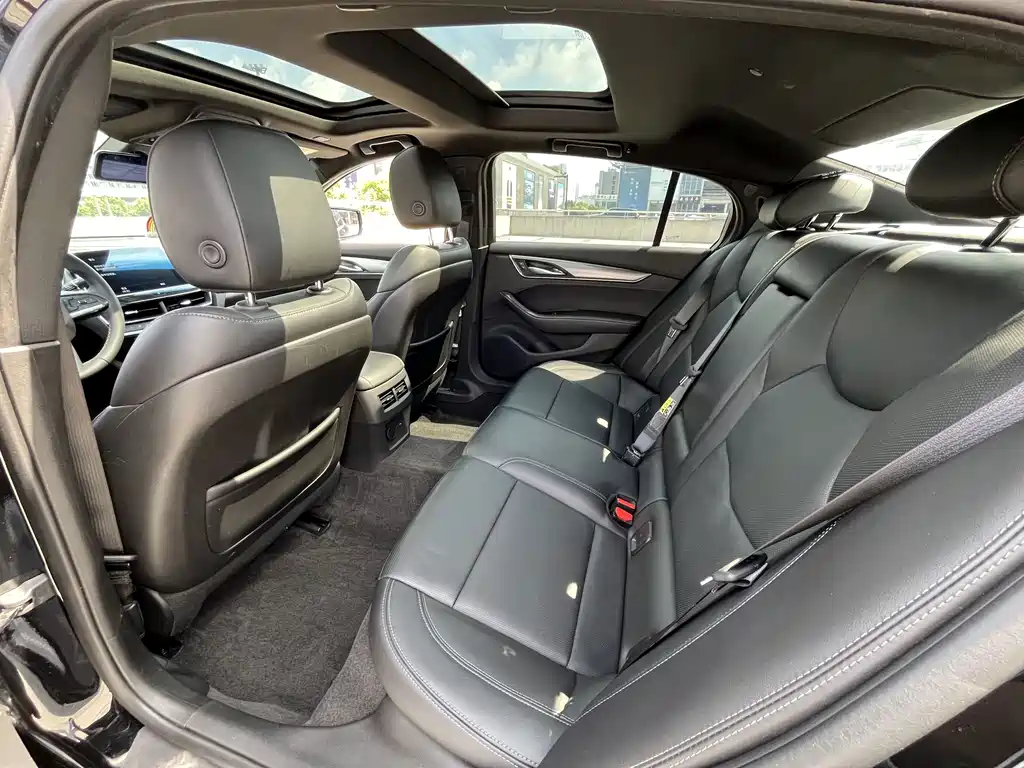 Cadillac CT5 — миниатюра 7