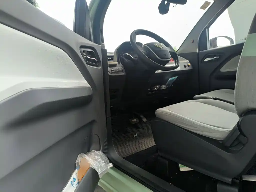 Wuling MINIEV — миниатюра 12