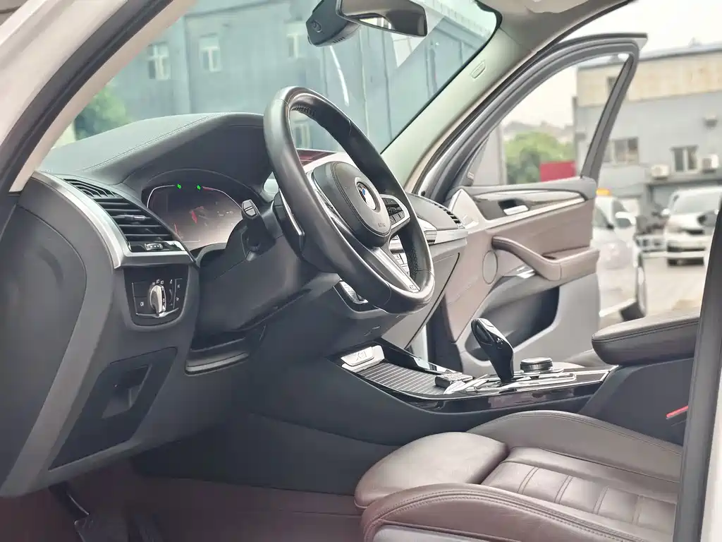 BMW X3 — миниатюра 11
