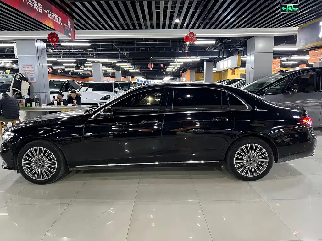 MERCEDES-BENZ E CLASS