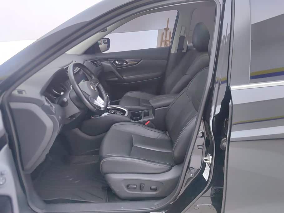 Nissan X-Trail 2.0 л 2021 г. Чёрный, пробег 22799 км