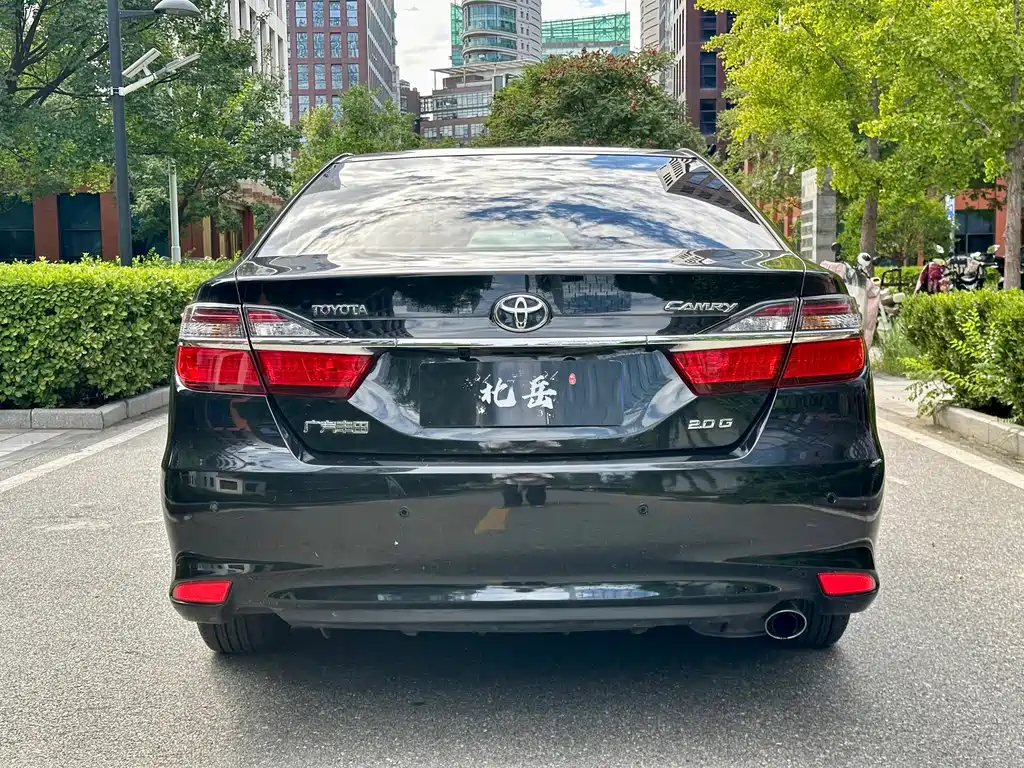 Toyota Camry — миниатюра 6