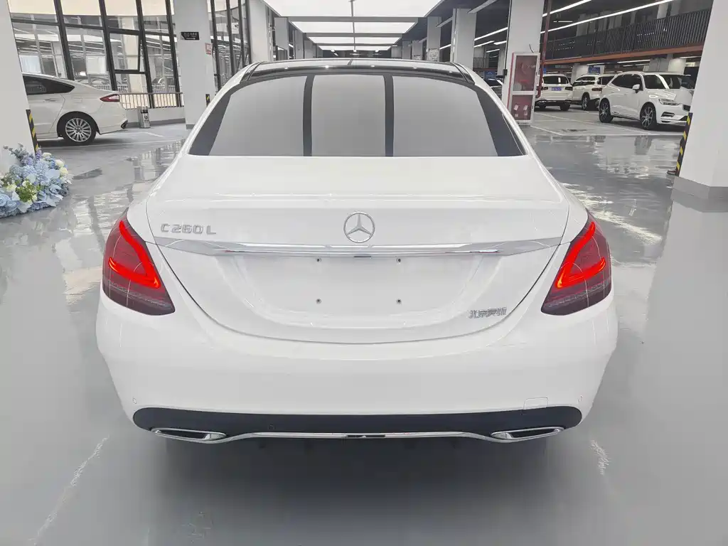 Mercedes-Benz C-Class — миниатюра 13