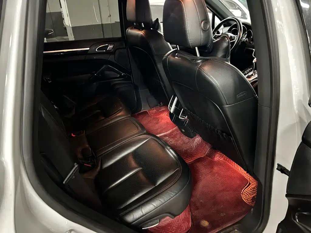 Porsche Cayenne Hybrid — миниатюра 17
