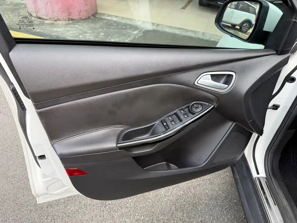 Ford Focus — миниатюра 14